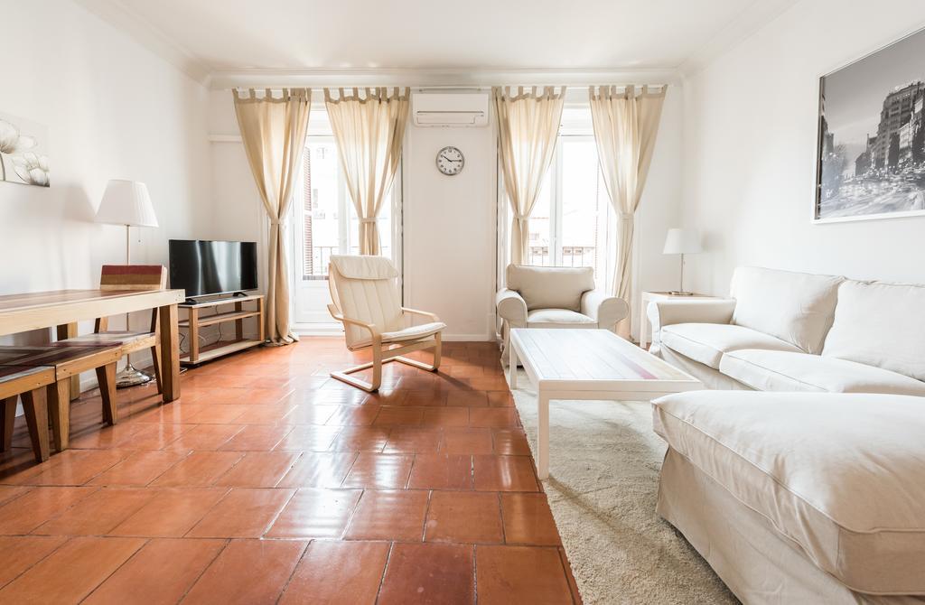 Apartamentos Madrid Centro W Exterior foto